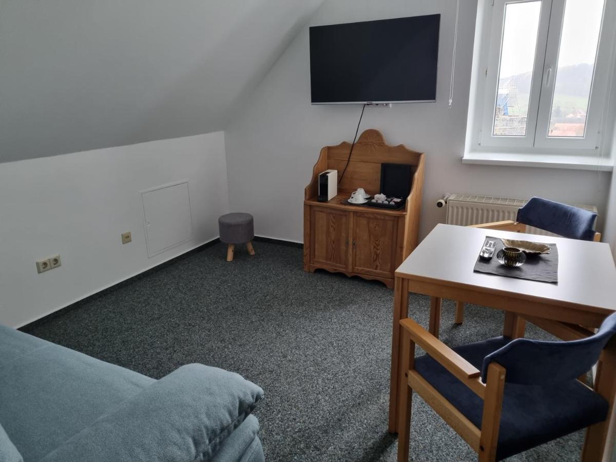 Hotel Kreuzbergbaude Beim Berzdorfer See Mit Wohlfuehl Sauna Markersdorf المظهر الخارجي الصورة